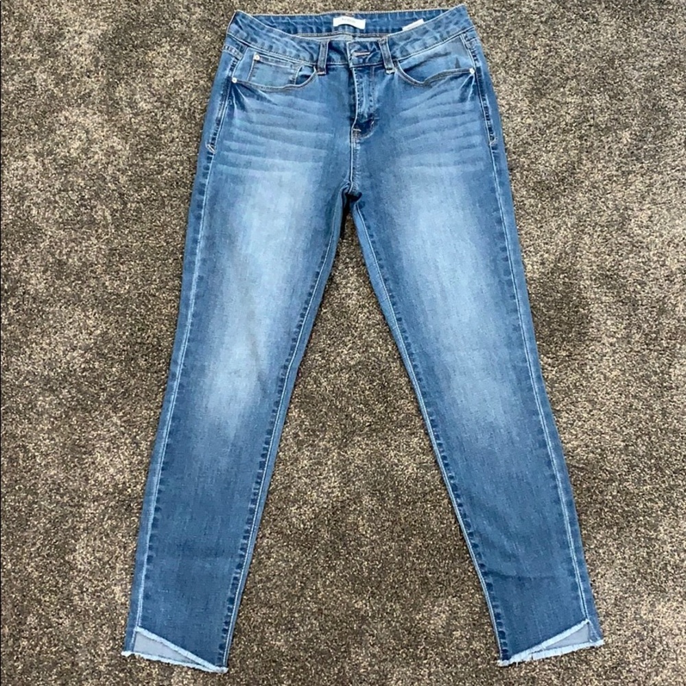 Ankle jeans.